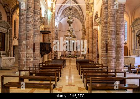 Innenraum der Sankt-Tryphon-Kathedrale in Kotor, Montenegro, Europa | Cattedrale di San Tryphon interiore, Kotor, Montenegro, Europa Foto Stock