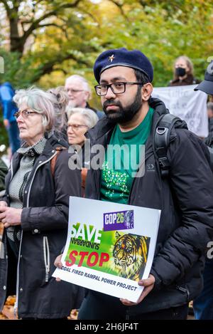 Protestor, Rise and Rebel march, Extinction Rebellion, Londra, UK. 13 novembre 2021 Foto Stock