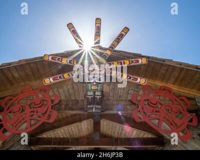 Cartello di benvenuto in Alert Bay, Cormorant Island, British Columbia, Canada, Nord America Foto Stock