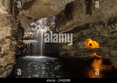 Smoo Cave, Durness, Northwest Highlands, Scozia, Regno Unito, Europa Foto Stock