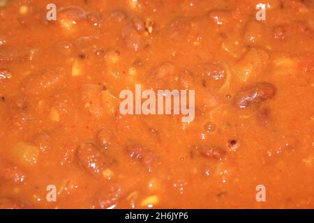 Un'immagine della ricetta del Rajma con fuoco selettivo Foto Stock