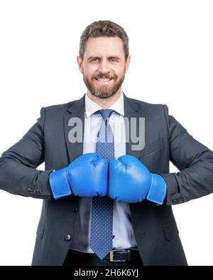 Un dipendente professionista felice tiene i guanti da boxe lotta insieme isolati su bianco, combattendo Foto Stock