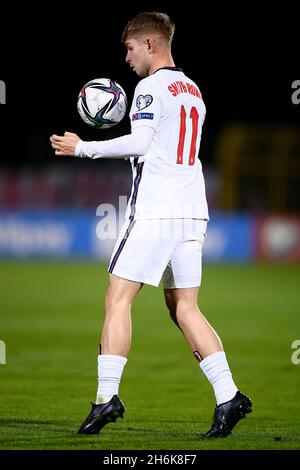 Serravalle, San Marino. 15 novembre 2021. Emile Smith Rowe d'Inghilterra in azione durante la partita di calcio dei Qualifier europei della Coppa del mondo FIFA 2022 tra San Marino e l'Inghilterra. Credit: Nicolò campo/Alamy Live News Foto Stock