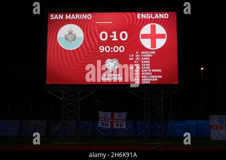 Serravalle, San Marino. 15 novembre 2021. Un quadro di valutazione mostra il risultato finale della partita di calcio della Coppa del mondo FIFA 2022 tra San Marino e Inghilterra. Credit: Nicolò campo/Alamy Live News Foto Stock