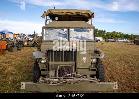 Stuart, Stati Uniti. 12 novembre 2021. Lo Stuart Air Show è un evento di tre giorni che si tiene dal 12 al 14 novembre 2021 a Witham Field, Stuart, Florida, caratterizzato da emozionanti performance di artisti noti a livello nazionale e da interessanti e storiche esposizioni statiche di aerei e veicoli. (Foto di Yaroslav Sabitov/YES Market Media/Sipa USA) Credit: Sipa USA/Alamy Live News Foto Stock