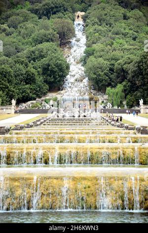 La Reggia di Caserta, costruita dalla Casa di Borbone-due Sicilie come loro residenza principale come re di Napoli Foto Stock