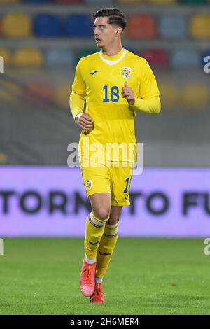 Stadio Benito Stirpe, Frosinone, Italia. 16 novembre 2021. Partita di calcio amichevole, Italia contro Romania; David Miculescu di Romania credito: Azione Plus Sport/Alamy Live News Foto Stock