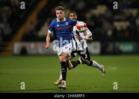 NOTTINGHAM, REGNO UNITO. 16 NOVEMBRE. Jake Beesley di Rochdale in azione durante l'Emirates fa Cup 1° round replay match tra Notts County e Rochdale al Meadow Lane Stadium, Nottingham Martedì 16 novembre 2021. (Credit: James Holyoak) Foto Stock