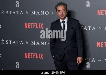 Il Metropolitan Cinema di Napoli ospiterà la prima di Paolo Sorrentino "IT was the Hand of God", il film che ha vinto il premio Silver Lion Grand Jury al Festival del Cinema di Venezia e che è stato nominato dall'Italia come Oscar per il miglior Film Internazionale. Nella foto Paolo Sorrentino Foto Stock