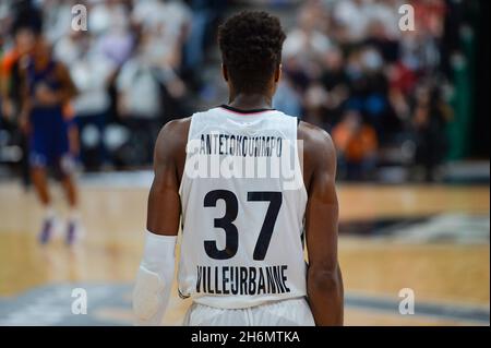 Lione, Francia. 16 novembre 2021. Lione, Francia, 16 novembre 2021 Kostas Antetokounmpo (37 LDLC ASVEL) durante la partita della stagione regolare dell'Eurolega Turkish Airlines 10 tra LDLC ASVEL Lyon-Villeurbanne e Real Madrid all'Astroballe Arena di Villeurbanne, Francia. Lyubomir Domozetski/SPP Credit: SPP Sport Press Photo. /Alamy Live News Foto Stock