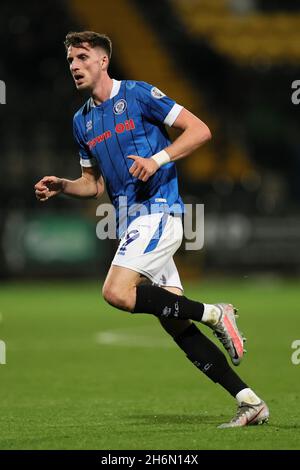 NOTTINGHAM, REGNO UNITO. 16 NOVEMBRE. Jake Beesley di Rochdale durante la prima partita di replay round della Emirates fa Cup tra la contea di Notts e Rochdale al Meadow Lane Stadium, Nottingham martedì 16 novembre 2021. (Credit: James Holyoak) Foto Stock