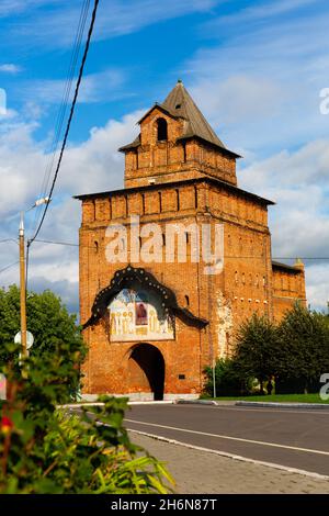 Vista delle antiche Porte di Pyatnitskie nella Kolomna Foto Stock