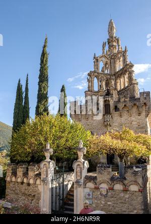 Il tour medievale Randonne (ora Cappella Notre-Dame de Bon Secours) nel cuore del quartiere dei forti, nella città di Nyons, Francia. Foto Stock