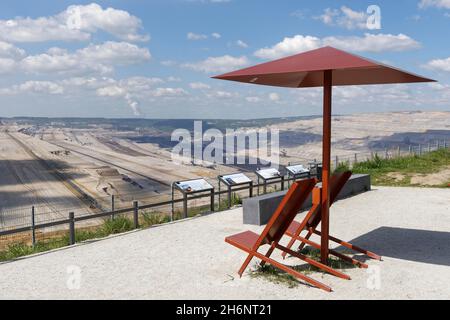 Viewpoint Forum Terra Nova, miniera di opencast Hambach, Elsdorf, NRW, Germania Foto Stock