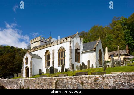 La Chiesa di tutti i Santi nel villaggio di Selworthy in Exmoor National Park, Somerset, Inghilterra, Regno Unito Foto Stock