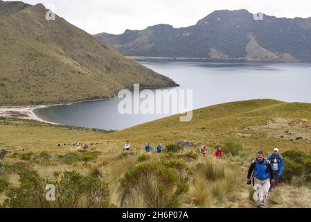 EQUATORE, LAGUNA DI MOJANDA, 20 KM A SUD DELLA CITTÀ DI OTAVALO : ESCURSIONI Foto Stock