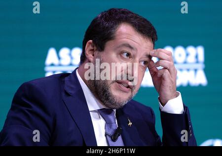 Italia, Roma, 16 novembre 2021 : il leader della Lega Party Matteo Salvini, partecipa all'Assemblea Nazionale dei Confesercenti 2021 Foto © Fabio Cimaglia/Sintesi/Alamy Live News Foto Stock