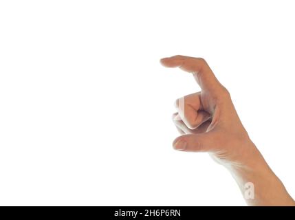 Mano femminile che misura gli oggetti invisibili, palmo della donna che fa il gesto mentre mostra una piccola quantità di qualcosa su sfondo bianco isolato, mockup. Foto Stock