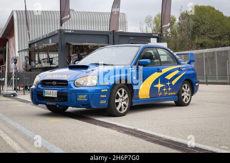 MONTMELO, SPAGNA-9 OTTOBRE 2021: 2004 Subaru Impreza WRX STI Sedan (prima ristrutturazione). Seconda generazione di Subaru Impreza Foto Stock