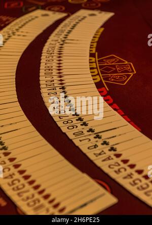 Due mazzi di carte da poker Foto Stock