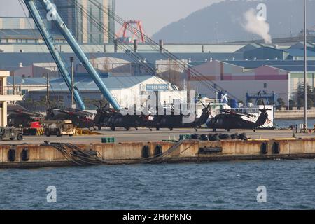 Busan, Corea del Sud - 22 marzo 2016: Tecniche sulla base militare americana. Foto Stock