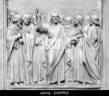 ROMA, ITALIA - 2 SETTEMBRE 2021: Il sollievo di Gesù tra gli apostoli sul pulpito nella chiesa Basilica di Sant'Antonio al Laterano Foto Stock