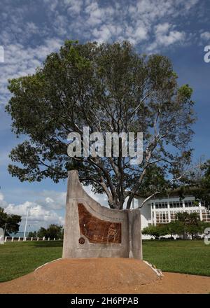 Telegraph Cable Memorial fuori dalla sede del Parlamento a Darwin, Northern Territory, Australia Foto Stock