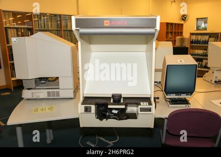 Lettore di microfiche KODAK LIB100SX, attrezzatura di ricerca, Surrey History Center, Woking, Surrey, Inghilterra, Regno Unito, 2021 interni Foto Stock
