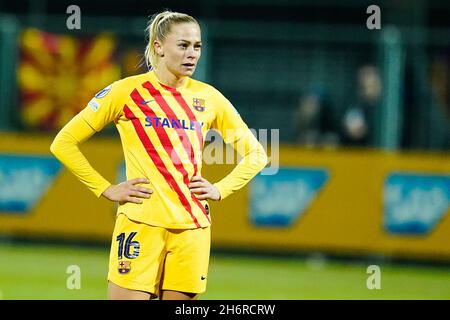 Sinsheim, Germania. 17 novembre 2021. Calcio, Donne: Champions League, TSG 1899 Hoffenheim - FC Barcellona, stadio di gruppo, gruppo C, partita 4, Dietmar Hopp Stadium. La Frigolina Rolfö di Barcellona è in campo. Credit: Uwe Anspach/dpa/Alamy Live News Foto Stock