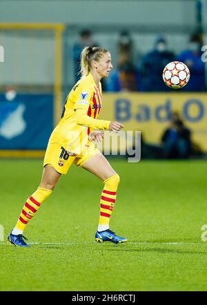 Sinsheim, Germania. 17 novembre 2021. Calcio, Donne: Champions League, TSG 1899 Hoffenheim - FC Barcellona, stadio di gruppo, gruppo C, partita 4, Dietmar Hopp Stadium. Ana-Maria Crnogorcevic di Barcellona gioca la palla. Credit: Uwe Anspach/dpa/Alamy Live News Foto Stock