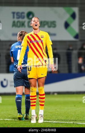 Hoffenheim, Germania. 17 novembre 2021. Hoffenheim, Germania, 17 novembre 2021: Jenni Hermoso (10 Barcellona) è stato abbattuto dopo una mancata occasione durante la partita di football del gruppo UEFA Womens Champions League tra TSG 1899 Hoffenheim e il FC Barcelona al Dietmar-Hopp-Stadion di Hoffenheim, Germania. Daniela Porcelli /SPP Credit: SPP Sport Press Photo. /Alamy Live News Foto Stock