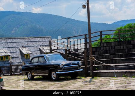 Città di legno di Etno 'Mecavnik' sul Monte Tara, Serbia - immagini Foto Stock