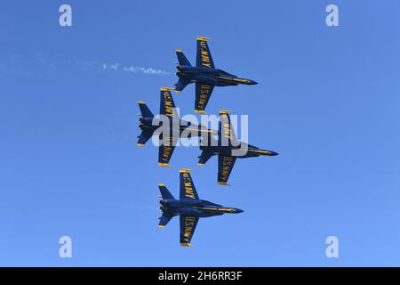 Formazione di Blue Angels Diamond su NAF El Centro, California durante gli allenamenti invernali Foto Stock