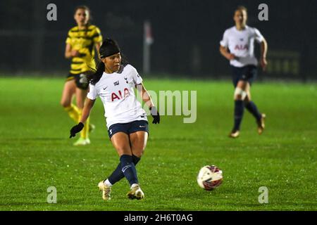 Londra, Regno Unito. 17 novembre 2021. Kings Langley, Inghilterra, novembre Asmita Ale ( 13 Tottenham) durante la partita di fa Women's Continental Tires League Cup tra Watford e Tottenham Hotspur all'Orbital Fasteners Stadium - Inghilterra. Credit: SPP Sport Press Photo. /Alamy Live News Foto Stock