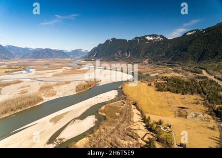 Fraser River Valley vicino all'isola di Herling le cascate nuziali nella città di Chilliwack. Foto Stock