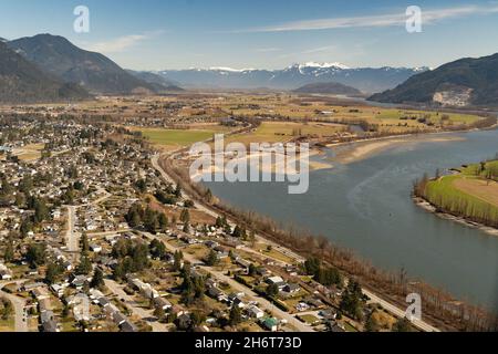 Città della Missione e la prateria Summas sullo sfondo durante la primavera. Foto Stock