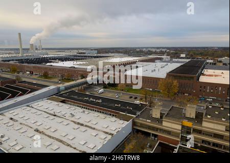 Wolfsburg, Germania. 11 Nov 2021. Volkswagen stabilimento Wolfsburg, stabilimento principale di Volkswagen AG, panoramica, vista panoramica, su 11.11.2021 a Wolfsburg/Germania. Â Credit: dpa/Alamy Live News Foto Stock