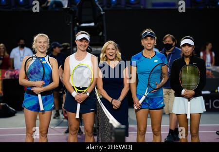 Barbora Krejcikova & Katerina Siniakova della Repubblica Ceca e Elise Mertens del Belgio & su-Wei Hsieh della Taipeh cinese prima della doppia finale delle finali 2021 Akron WTA Guadalajara, Masters WTA torneo di tennis il 17 novembre 2021 a Guadalajara, Messico - Foto: Rob Prange/DPPI/LiveMedia Foto Stock