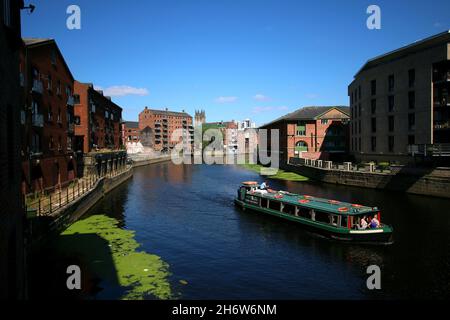 LEEDS, REGNO UNITO - Jul 15, 2018: Foto scattata a Leeds al fiume Aire Foto Stock