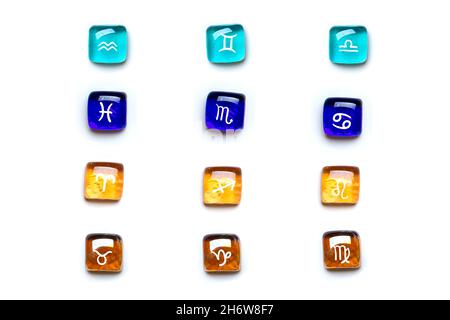 Dodici segni di zodiaco tre segni corrispondono ad ogni elemento: Fuoco - ariete, Leone, Sagittario, Terra - Toro, Vergine, Capricorno, Air-Gemini, Bilancia, AQ Foto Stock