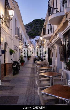 Via San Sebastian, Mijas Pueblo, provincia di Malaga, Andalusia, Spagna Foto Stock