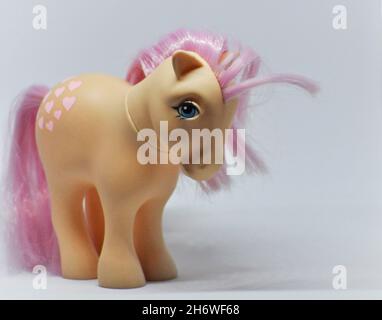 Peachy vintage My Little Pony figurine (modello 1982) di Hasbro Foto Stock