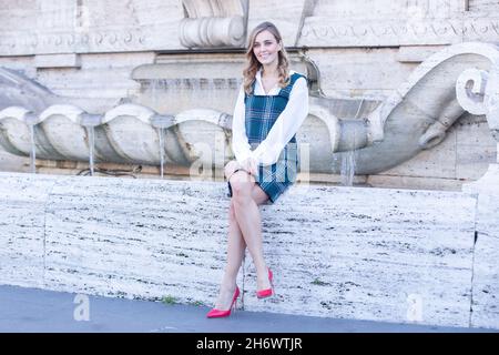 Roma, Italia. 18 Nov 2021. Emanuela Rei partecipa a Roma alla Fotocall del film italiano 'A mostrous Family' (Photo by Matteo Nardone/Pacific Press) Credit: Pacific Press Media Production Corp./Alamy Live News Foto Stock