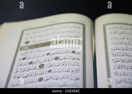 aprire le pagine quran. Surah Yasin Foto Stock