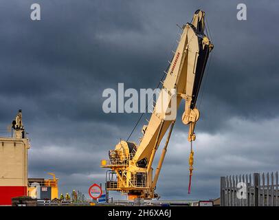 ABERDEEN CITY CENTER SCOZIA THE HARBOUR UNA GRANDE GRU MACGREGOR FUNZIONANTE Foto Stock