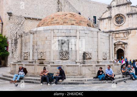 Velika Onofrijeva fontana, grande Fontana di Onofrio, Poljana Paska Miličevića, Grad, centro storico, Dubrovnik, Croazia Foto Stock