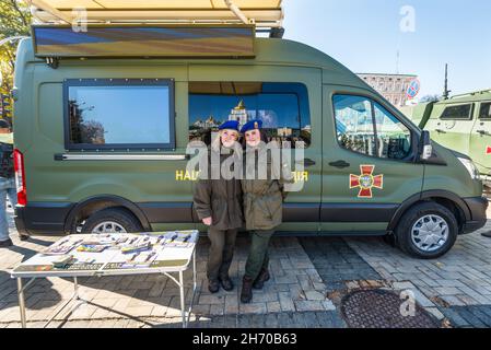 Kiev, Ucraina - 15 ottobre 2021: Si tiene a Kiev la mostra dei campioni moderni di attrezzature militari "il futuro digitale dell'esercito". Esercito Foto Stock