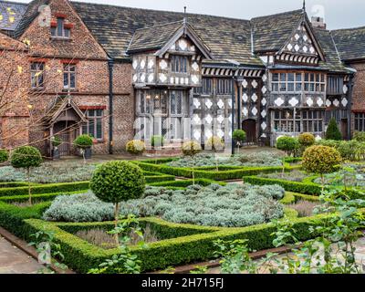 Ordsall Hall a grade i elencato ex casa padronale ora museo di storia locale nella città di Salford Greater Manchester Inghilterra Foto Stock