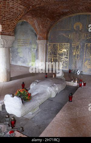 Lommel, Belgio - 31 ottobre 2021: Il più grande cimitero di guerra tedesco (Kriegsgraberstatte) e sito commemorativo in Europa occidentale. Provincia di Limburgo. Autunno Foto Stock