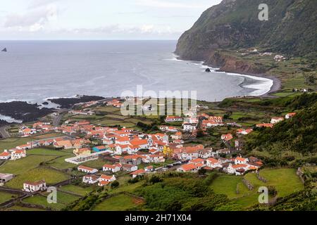 Vista su Faja Grande e la costa circostante, l'isola di Flores, le Azzorre, Portogallo Foto Stock